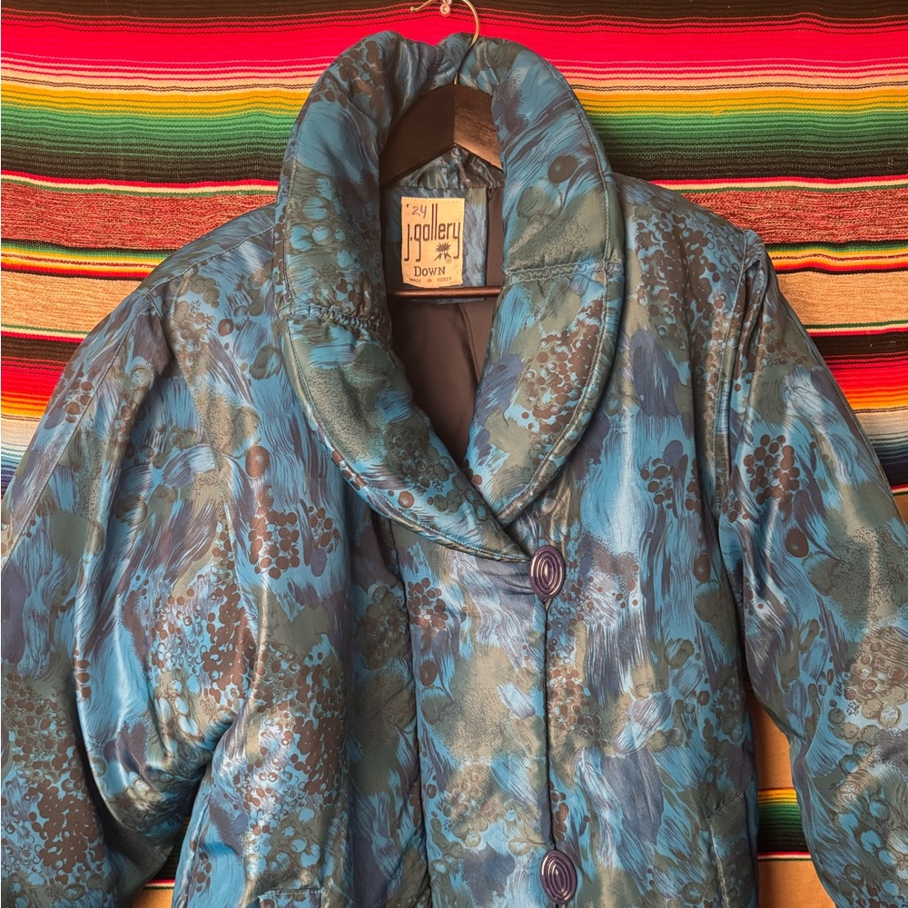 Vintage women’s J Gallery puffer coat.